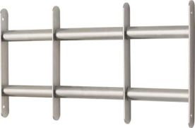 Metallplatten und Gitter dienen als besonders starken Einbruchschutz, aber auch nur dann wenn er professionell montiert wird. Fachgerechter Einbau vom Schlüsseldienst Zeuthen